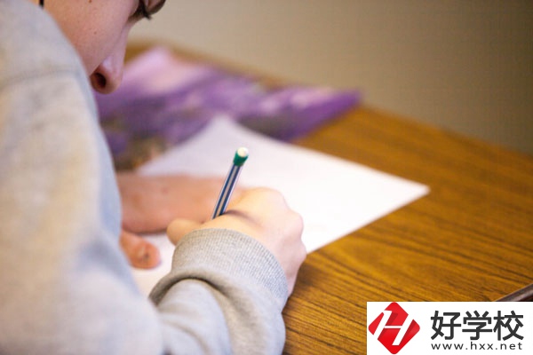 九疑理工學校好不好？宿舍環境怎么樣？