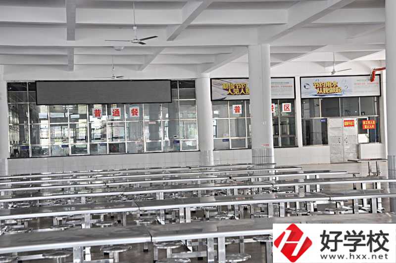 隆回縣職業中等專業學校食堂