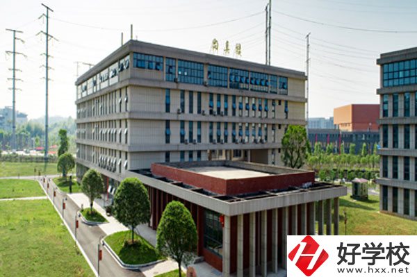 株洲市工業中等專業學校怎么樣？食堂飯菜好不好？