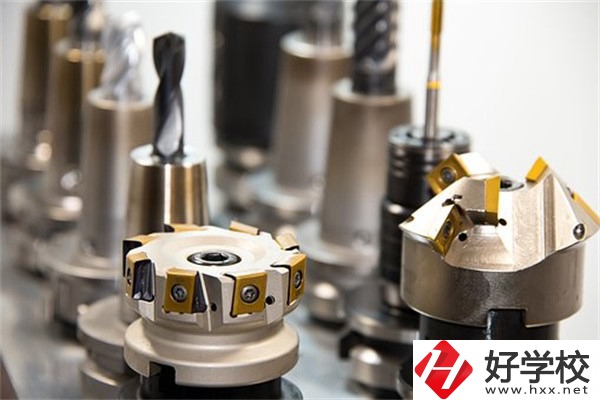 益陽不參加中考可以上中專嗎？有什么專業推薦？