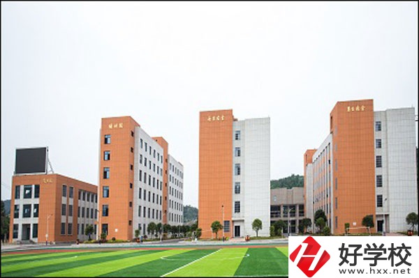 鳳凰縣職業中專學校宿舍.jpg