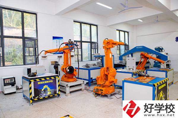 邵陽市機電職業技術學校實訓室
