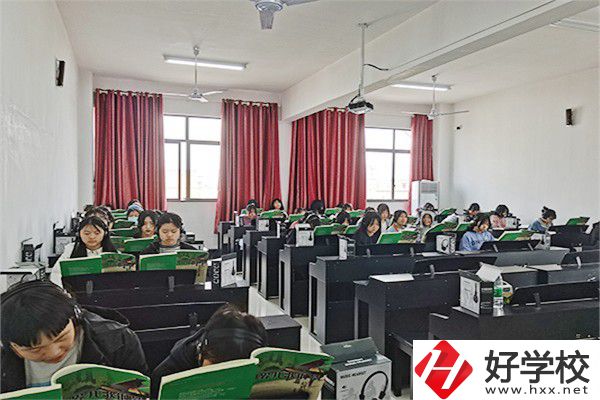 懷化市城南職業學校實訓室