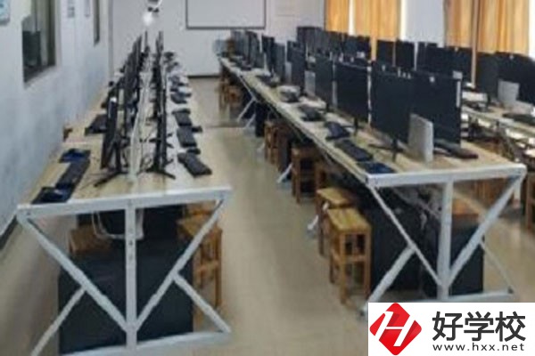 郴州市城市經濟中等職業技術學校實訓室