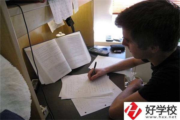湖南分數低選私立高中還是選職校？選職校還能統考嗎？