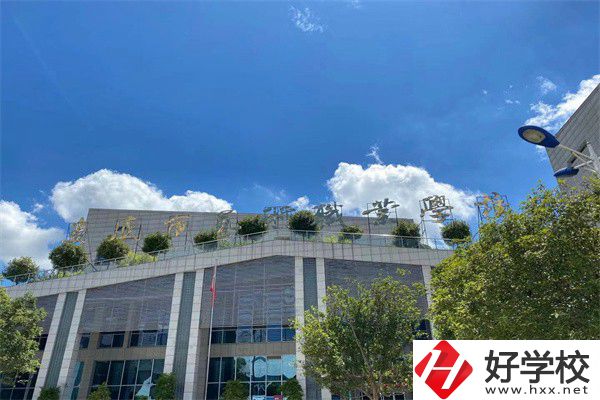 在湖南想學聲樂有什么學校推薦？聲樂專業好學嗎？