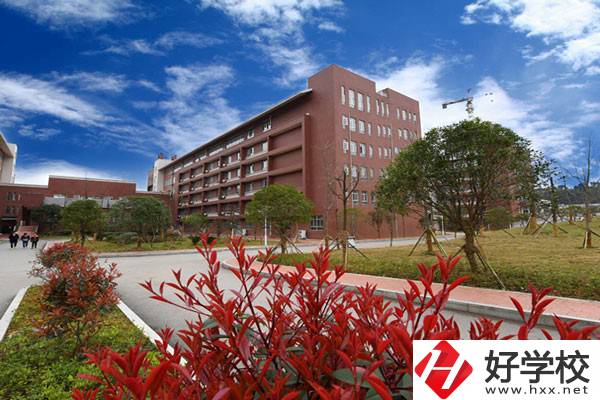 張家界航空工業職業技術學院教學樓