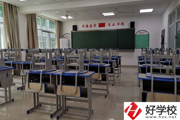 長沙康明職業中專學校有什么特色專業？