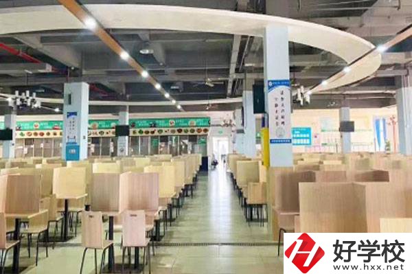 長沙經貿職業中專食堂