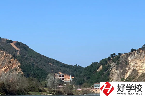 婁底市衛生學校設施設備怎么樣？師資力量如何？