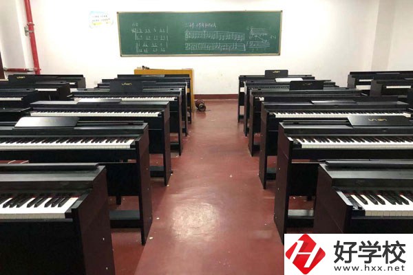 婁底市文德信息工程職業學校實訓室
