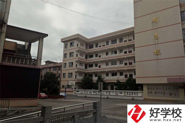 湘西有哪些民辦中?？梢酝扑]？有什么辦學特色？