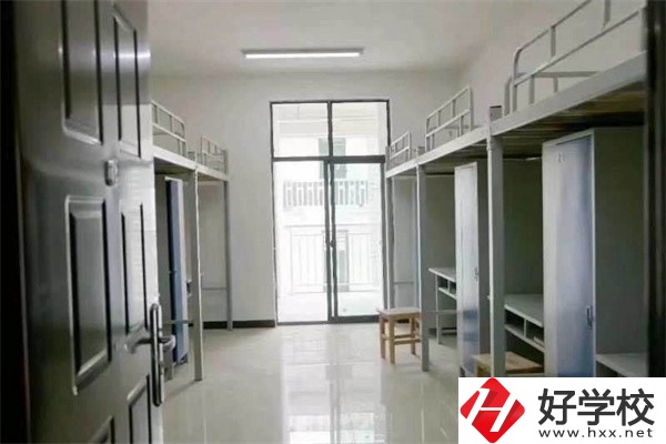 益陽有初中生可以讀的高校嗎？